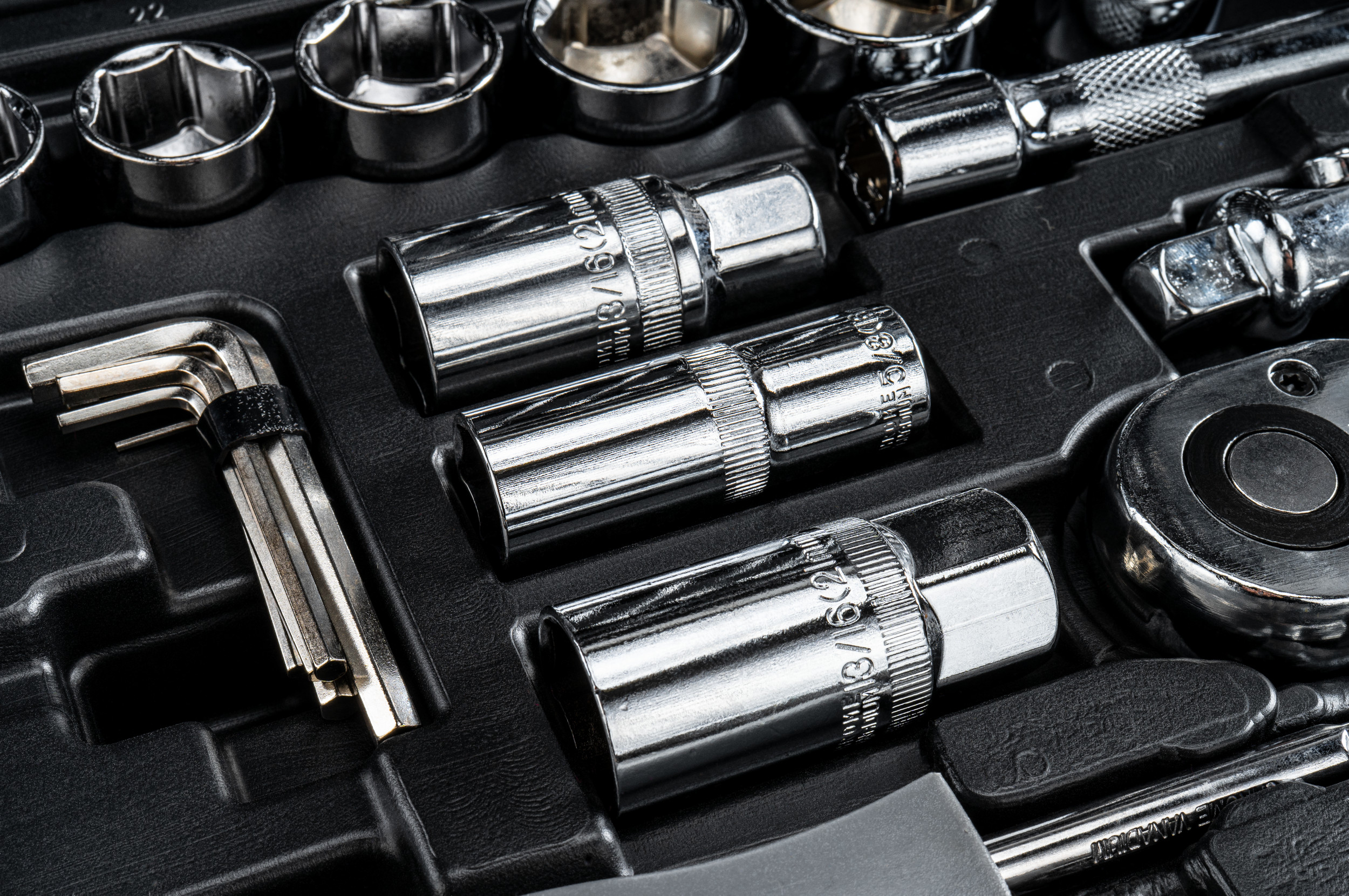 SADA NÁSTRČNÝCH KLÍČŮ 216ks 1/2" | 1/4" | 3/8" PM-ZKNB-216SU-PRO